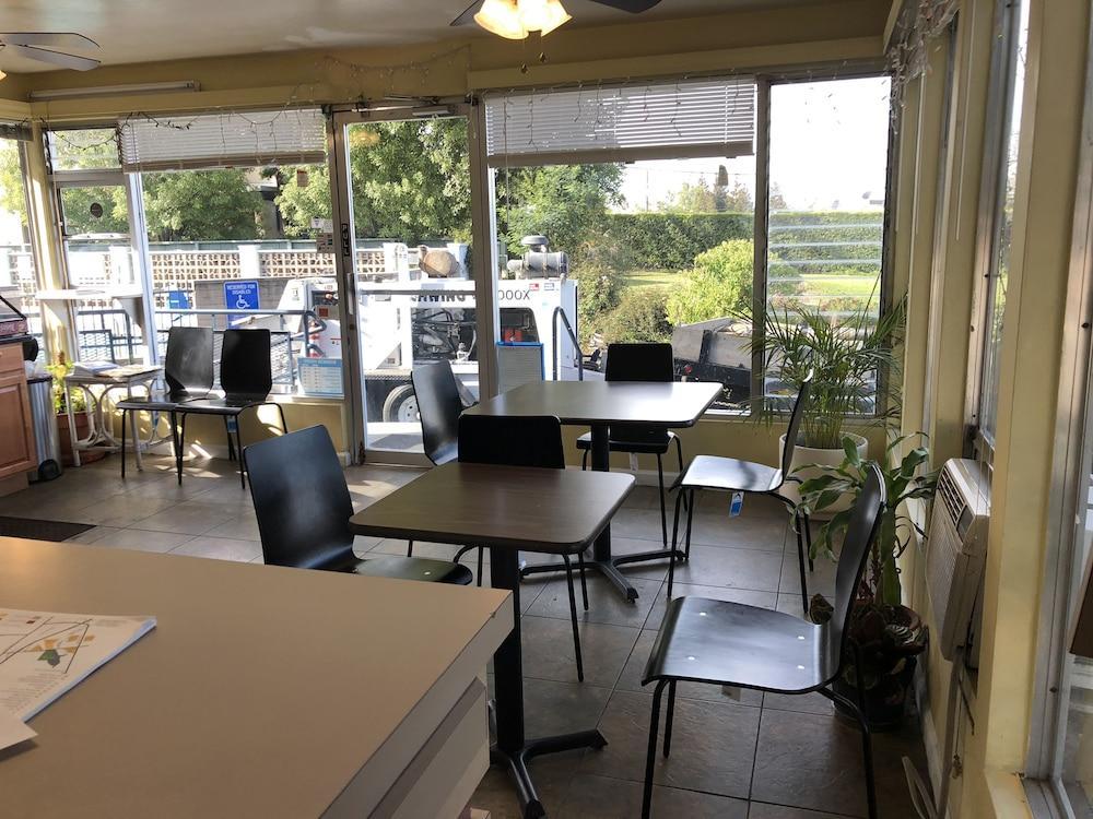 University Inn At סן לואיס אוביספו מראה חיצוני תמונה