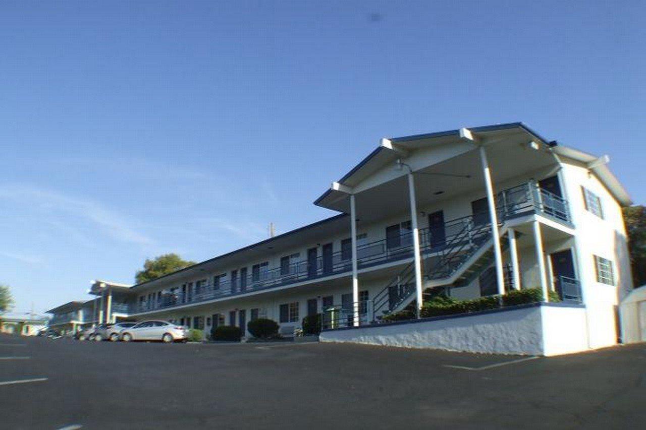 University Inn At סן לואיס אוביספו מראה חיצוני תמונה