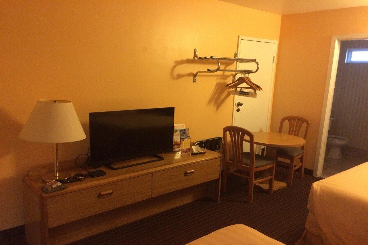University Inn At סן לואיס אוביספו מראה חיצוני תמונה