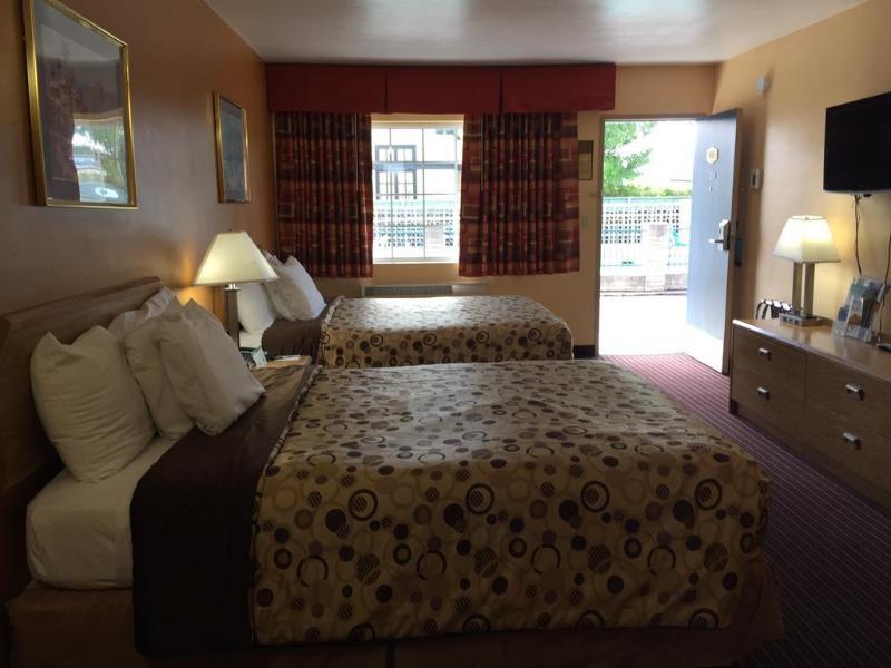 University Inn At סן לואיס אוביספו מראה חיצוני תמונה